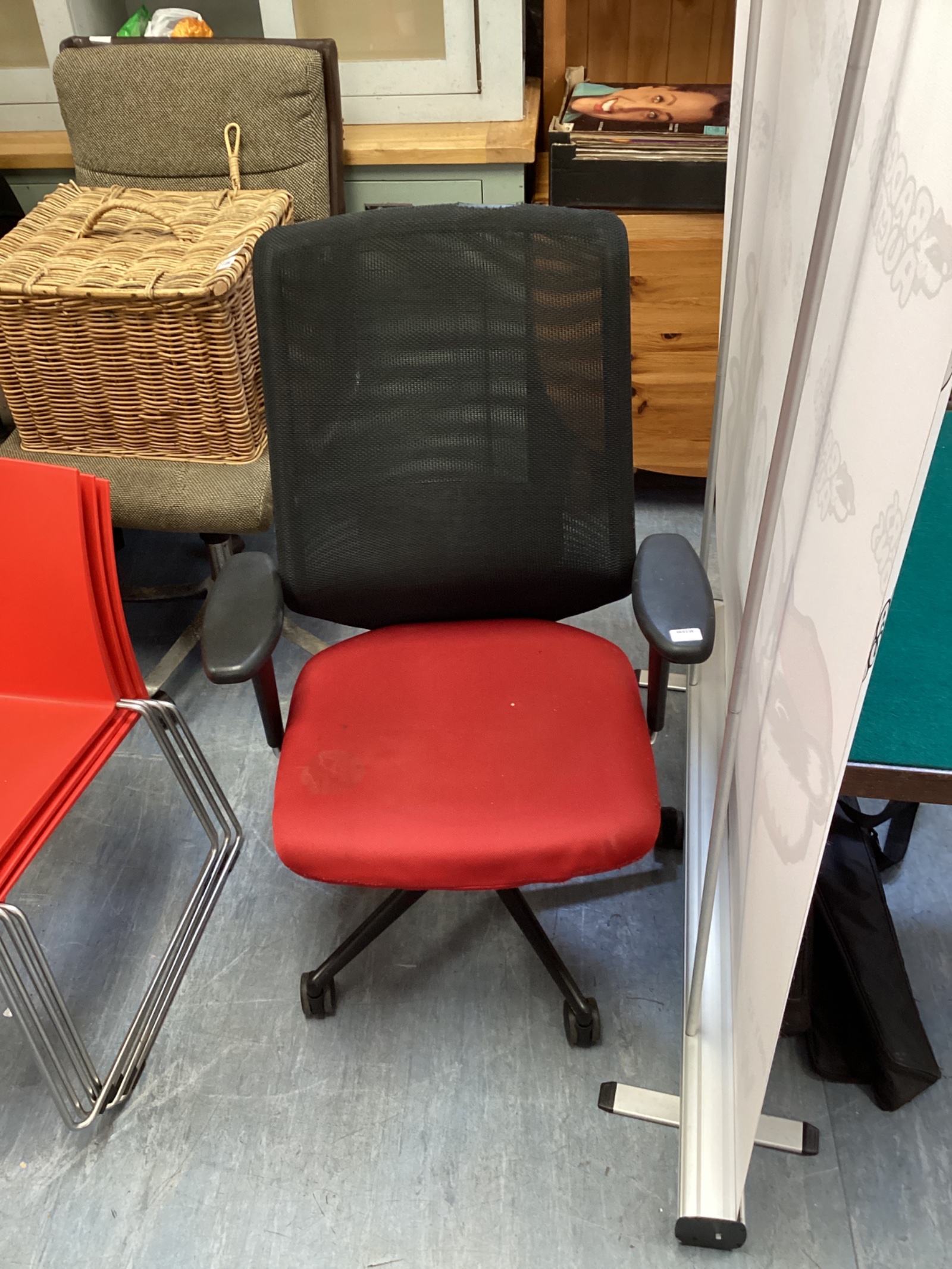 606 Vitra Office height adjustable swivel chair damage to fabric on top